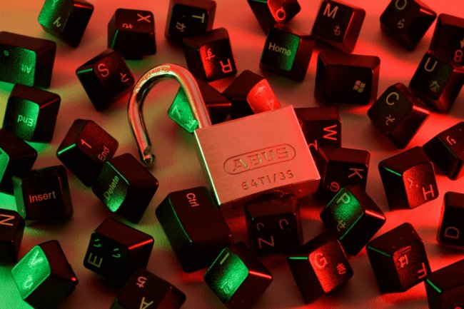 Apple e Meta enviaram dados a hackers que fingiram ser policiais